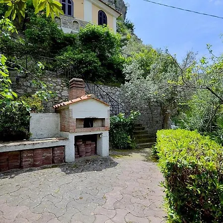 Sleeps 2 Pool Air Con