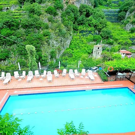 Sleeps 2 Pool Air Con * Ravello