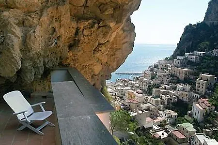 Sleeps 2 Pool Air Con Ravello